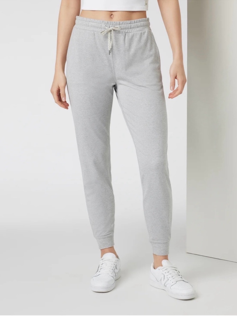 Vuori Performance Joggers Heather Gray Women's XS Sweatpants Soft Dream Knit EUC
